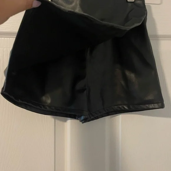 Kids Zara Black Leather Skort - Picture 3 of 3